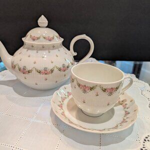 Kunchenteller Kaiser Romantica Marseille Morning Tea Set